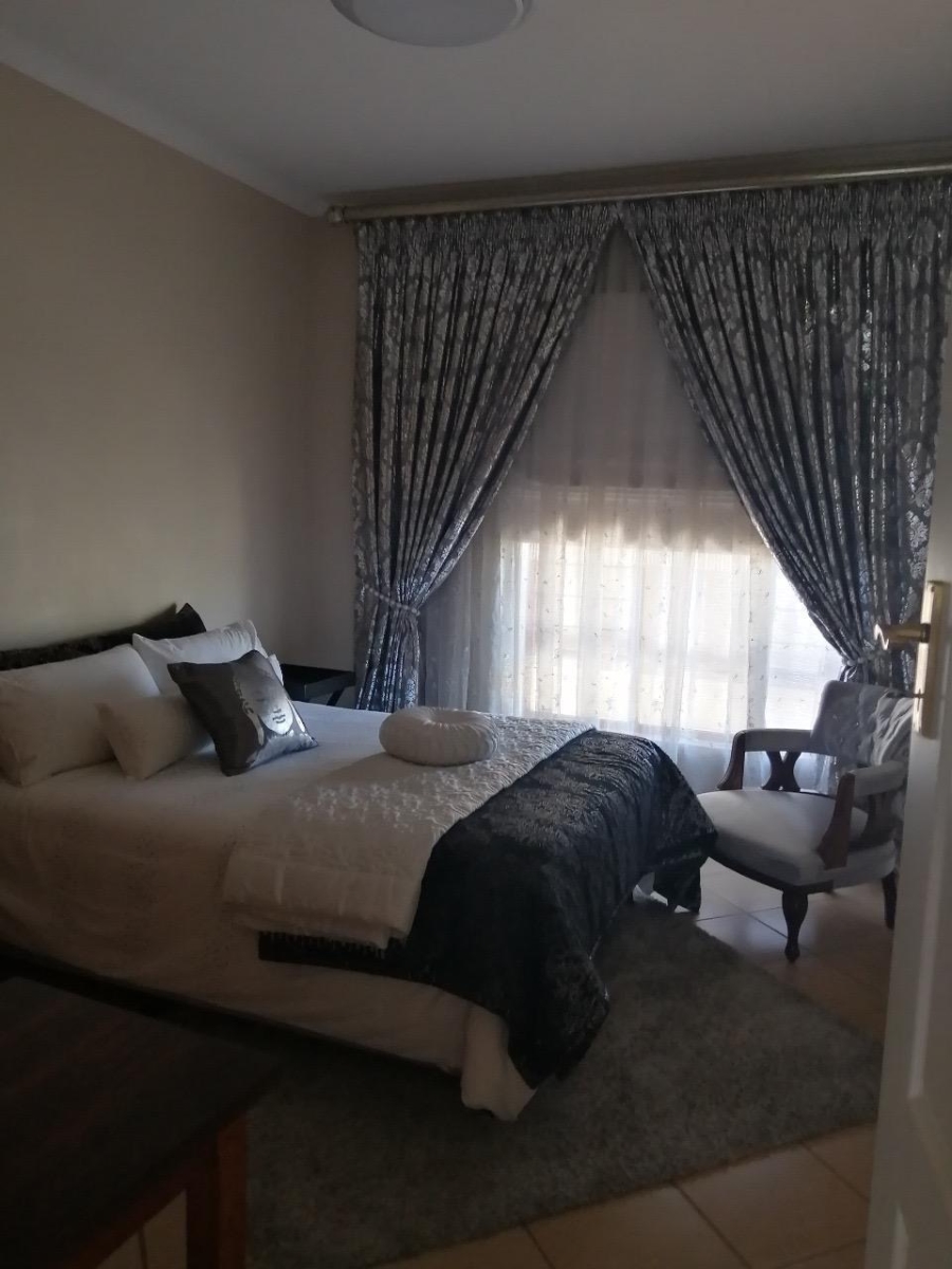 To Let 3 Bedroom Property for Rent in Wilkoppies North West